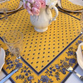 Tapis de table en coton matelassé "Avignon" jaune et bleu