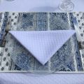 Nappe carrée damassée blanche, bordure "Bastide" bleue et blanche