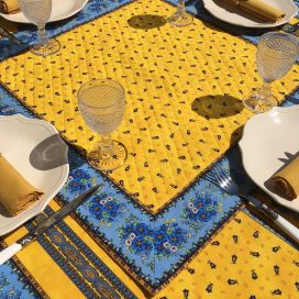 Tapis de table en coton matelassé "Tradition" jaune et bleu