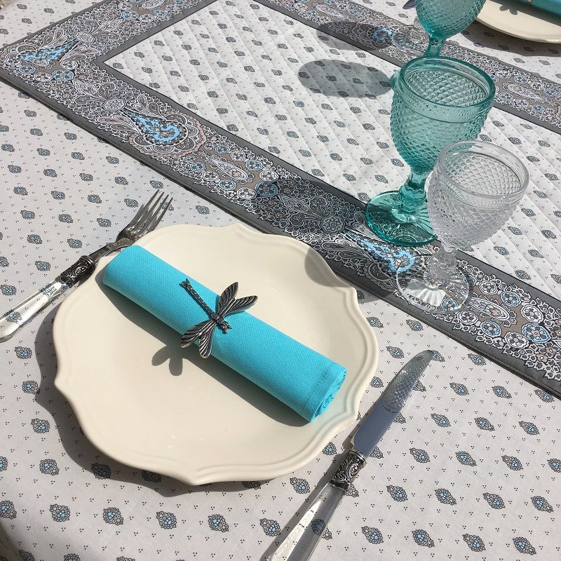 Chemin de table en coton matelassé "Bastide" gris et turquoise, Marat d'Avignon