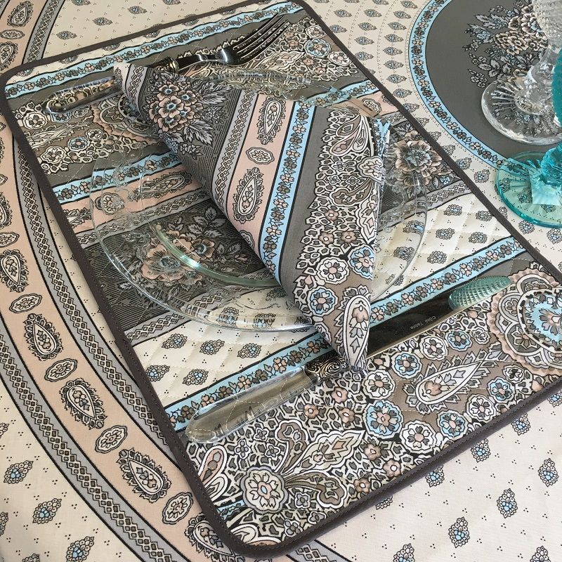 Set de table en coton matelassé enduit "Bastide" turquoise et gris Marat d'Avignon