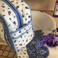 Quilted coton toiletry bag "Tradition" blanc et bleu