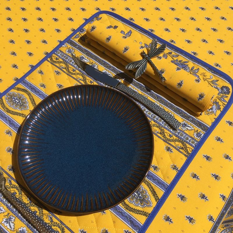 Set de table en coton matelassé "Avignon" jaune et bleu "Marat d'Avignon"