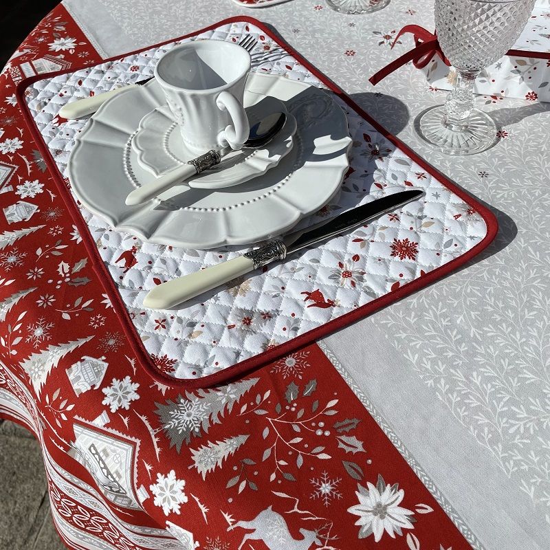 Set de table en coton matelassé enduit "Cervin" gris et rouge