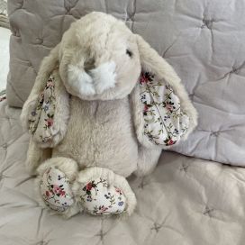Barbara Bukowski - Fluffy rabbit "Pretty" beige