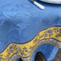 Nappe carrée damassée Delft bleue bordée "Avignon" jaune