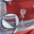 Chemin ou carré de table damassé Delft rouge, bordure "Bastide" rouge et gris