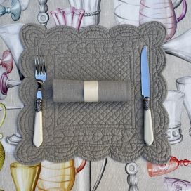 Squarel table mats, Boutis fashion linen color "Cremaria" and matching napkins