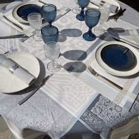 Rectangular Jacquard polyester tablecloth "Chamaret" Off white and grey  from "Sud Etoffe"