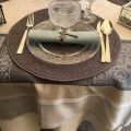 Nappe carrée Sud Etoffe Jacquard polyester  "Chamaret" Ecru et gris 