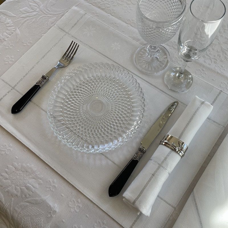 Jacquard polyester placemat and napkins "Natif" white and silver by Sud Etoffe