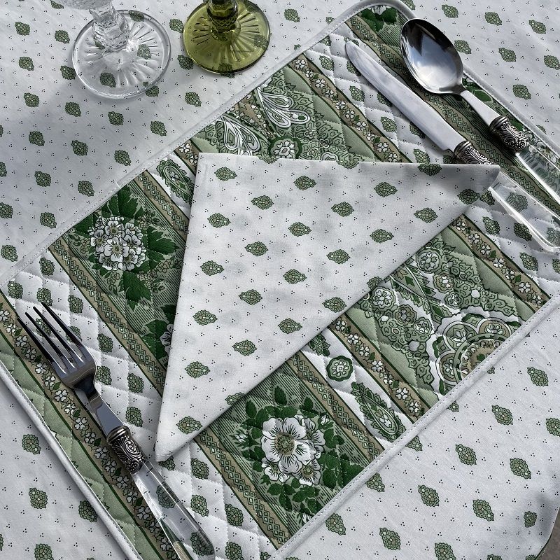 Quilted cotton placemat "Bastide" ecru and green "Marat d'Avignon"