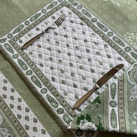 Bordered quilted placemats "Bastide" ecru and green, by Marat d'Avignon
