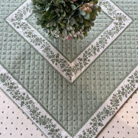Quilted cotton table cover "Calissons" green and beige