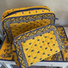 Trousse de toilette en coton matelassé "Avignon" jaune et bleu