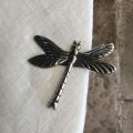 Silvery metal tablecloth pliers Dragonfly SUD ETOFFE