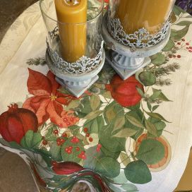 Tessitura Toscana Telerie, linen table runner "Garland Glee"