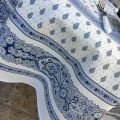 Nappe ronde en coton  enduit "Bastide" blanche et bleue "Marat d'Avignon"