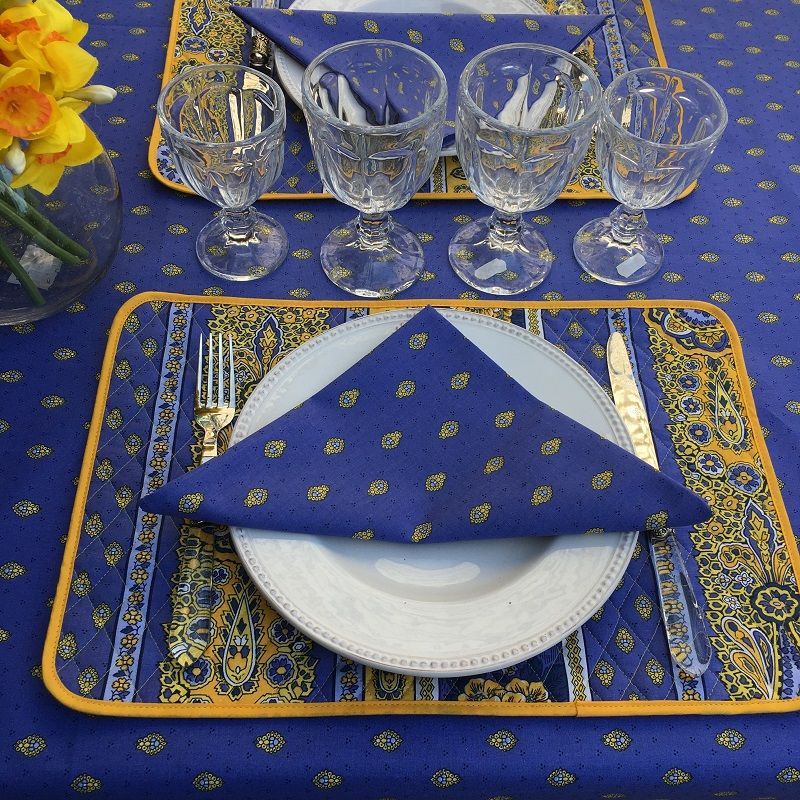 Tapis de table en coton matelassé Bastide bleu et jaune