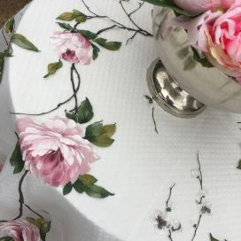 Rectangular organza tablecloth "Carmina" roses