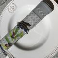 silvery metal napkins ring "Olives"