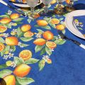Nappe provençale rectangulaire placée en coton enduit "Citrons" bleu et jaune