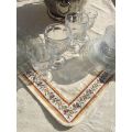 Jacquard table runner ou square table mats, Delft, bordure "Moustiers" red