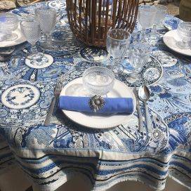 Square Jacquard tablecloth  "Sensha" blue and ecru by Tissus Toselli