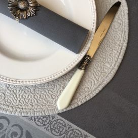 Round table mats, Boutis fashion "Mirabelle" grey by Sud-Etoffe