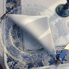 Damasked table napkin Off white