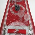 Jacquard table runner "Savoie" red and grey byTissus Tosseli