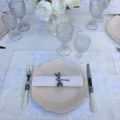 Set de table polyester "Fleurs brodées" blanc, bordure lin blanc