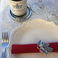 Chemin de table Jacquard "Vendanges" ecru et rouge Tissus Tosseli